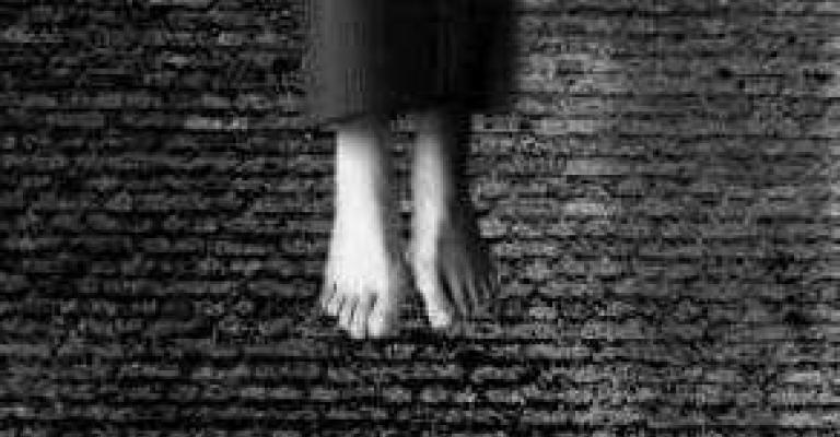 مؤذن سعودي يوصي بممتلكاته لمسجده وينتحر شنقاً