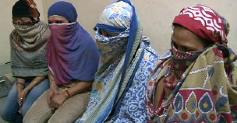 إلقاء القبض على عصابة لتهريب البشر في إسبانيا وفرنسا إلقاء القبض على عصابة لتهريب البشر في إسبانيا وفرنسا