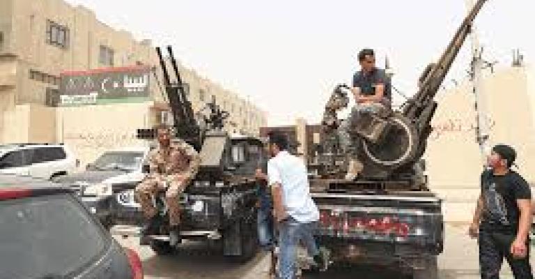 ليبيا: مسلحون يقتحمون مبنى البرلمان ليبيا: مسلحون يقتحمون مبنى البرلمان