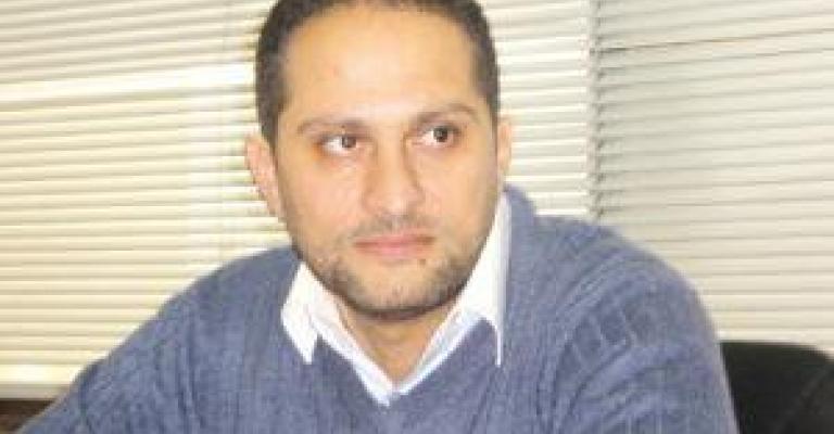 طبيب أسنان محترف .. لكن معارض !