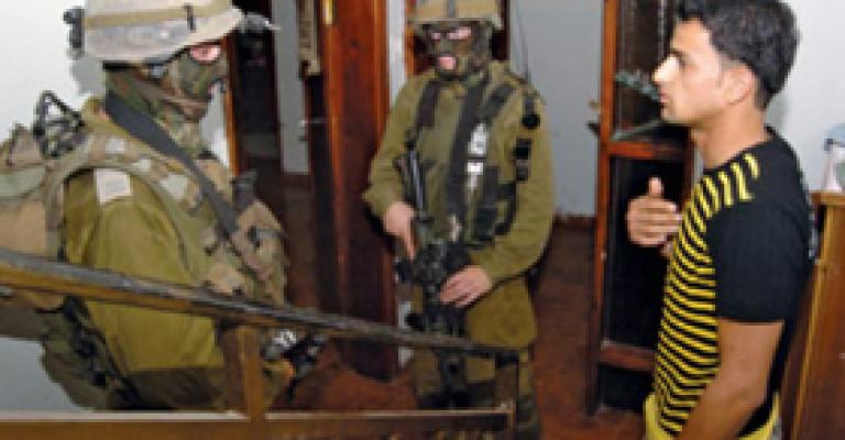 ترحيل فلسطيني إلى الأراضي الأردنية