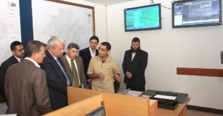 غرفة عمليات لمراقبة وسائط النقل داخل المجمعات