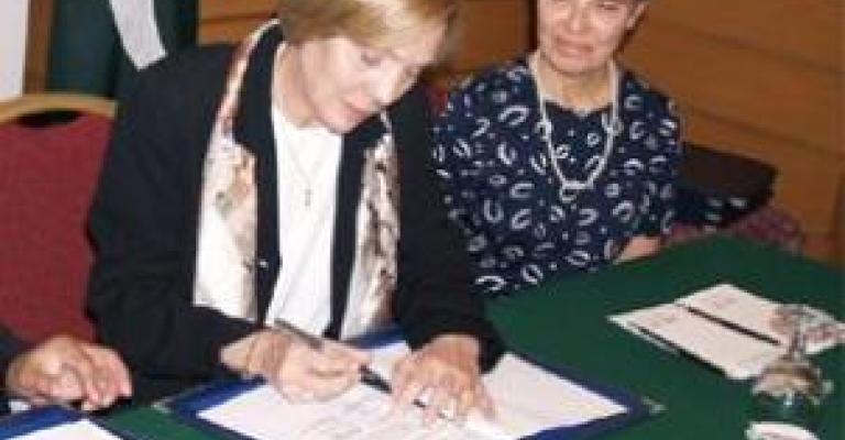 مديرة الوكالة الأمريكية للتنمية السابقة تعود للأردن بمشاريع للشباب