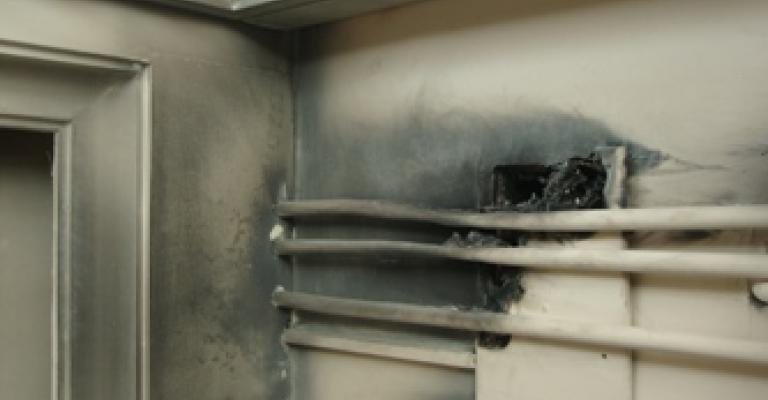 اخماد حريق محدود في اسفل بناية عمان نت اخماد حريق محدود في اسفل بناية عمان نت