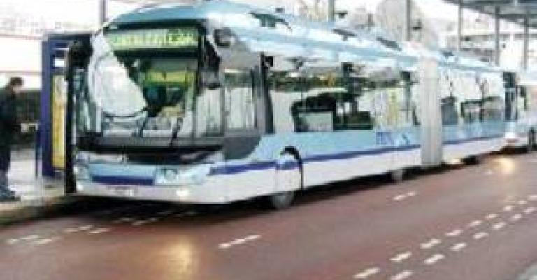 الأمانة تباشر العمل بمشروع باصات التردد السريع الأمانة تباشر العمل بمشروع باصات التردد السريع