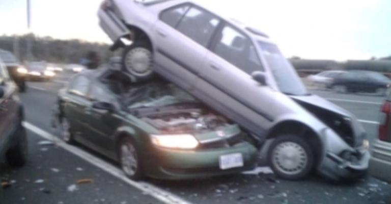 5 اصابات في حادث سير على اتوستراد عمان – الزرقاء 5 اصابات في حادث سير على اتوستراد عمان – الزرقاء