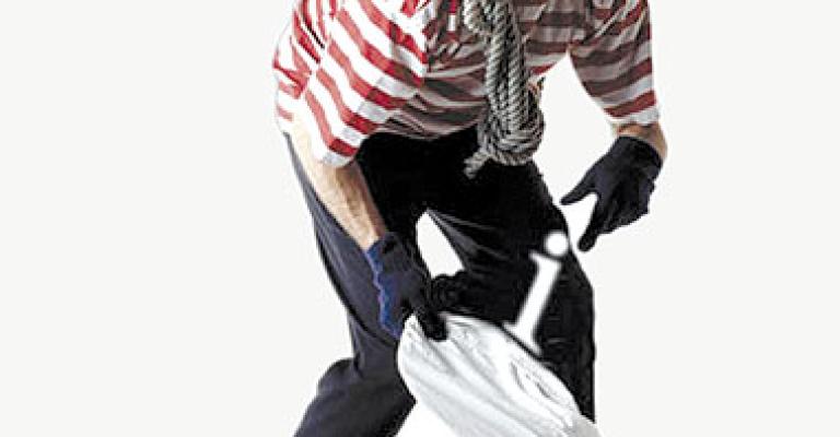 القبض على ثلاثة أشخاص ارتكبوا 31 سرقة مختلفة 