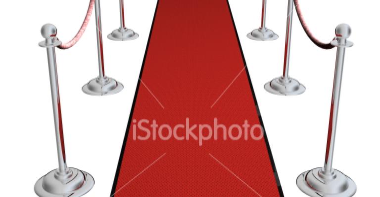 ما قصة السجادة الحمراء؟!! ما قصة السجادة الحمراء؟!!