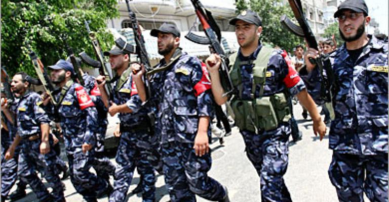 القبض على 24 فلسطينياً أثناء محاولتهم العبور إلى الأردن