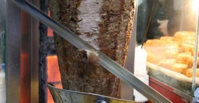 الامانة تغلق 354 محلاً يبيع مواد غذائية في رمضان الامانة تغلق 354 محلاً يبيع مواد غذائية في رمضان