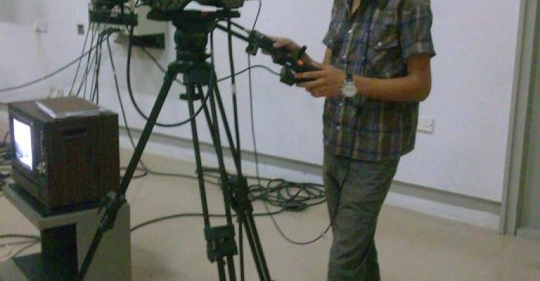 اعتصام لعائلة الطالب حاتم الشولي أمام رئاسة الوزراء اعتصام لعائلة الطالب حاتم الشولي أمام رئاسة الوزراء