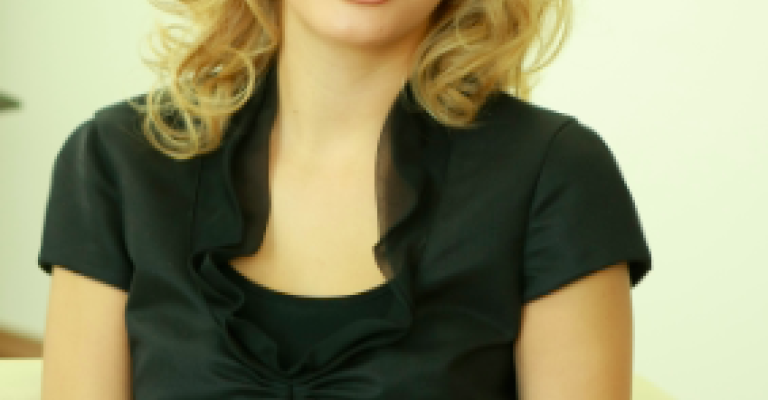 ديالا مولا مديرة لدائرة الإعلام في زين ديالا مولا مديرة لدائرة الإعلام في زين