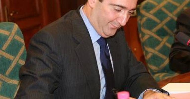 الرفاعي يدعو لعدم الدعوة لمقاطعة الانتخابات بشكل مخالف للدستور الرفاعي يدعو لعدم الدعوة لمقاطعة الانتخابات بشكل مخالف للدستور