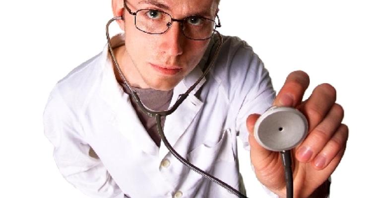 انتحل شخصية طبيب مشهور واحتال بـ40 الف دينار انتحل شخصية طبيب مشهور واحتال بـ40 الف دينار