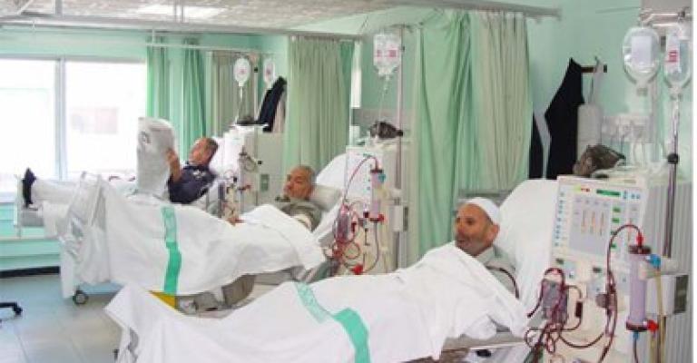 الخبز والديمقراطية:الحكومة تبدع بجباية الضرائب والاقتطاعات 