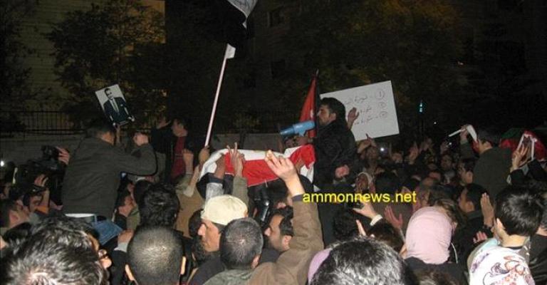 VIDEO: Jordanians pour into the streets celebrating the Egyptian Revolution VIDEO: Jordanians pour into the streets celebrating the Egyptian Revolution