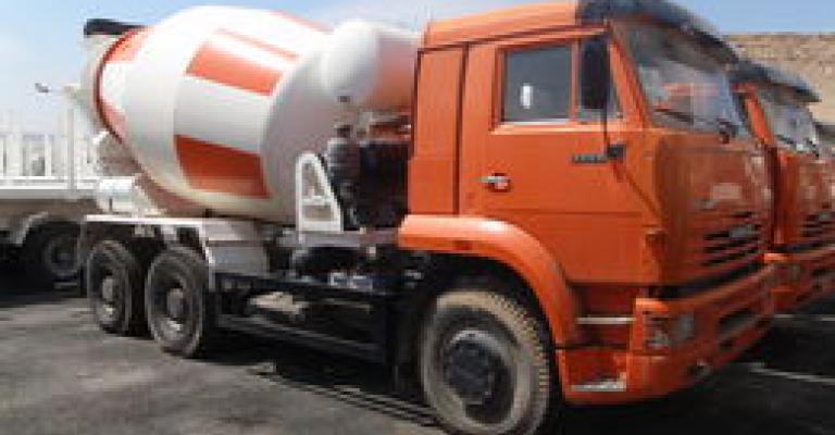 تدهور صهريج محمل بالإسفلت تدهور صهريج محمل بالإسفلت