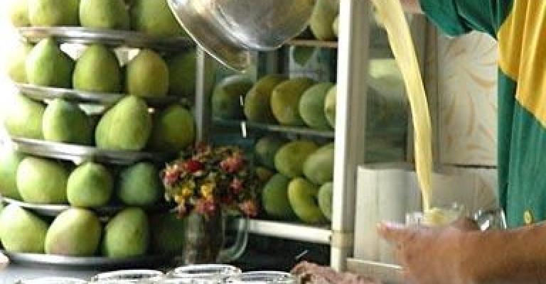  اتلاف 200 كلغم من المواد الغذائية و2200 لتر عصير 