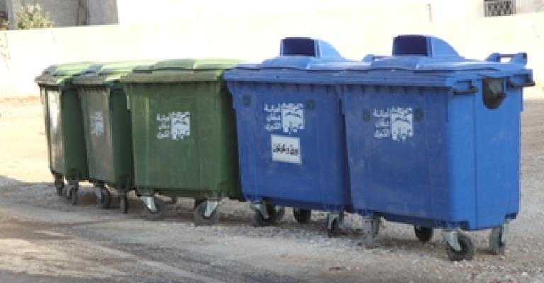 اطلاق مشروع فرز النفايات في حي ام اذينة الغربي