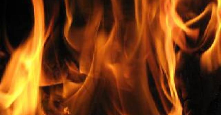 وفاة طفلين بحريق سكن إمام مسجد 