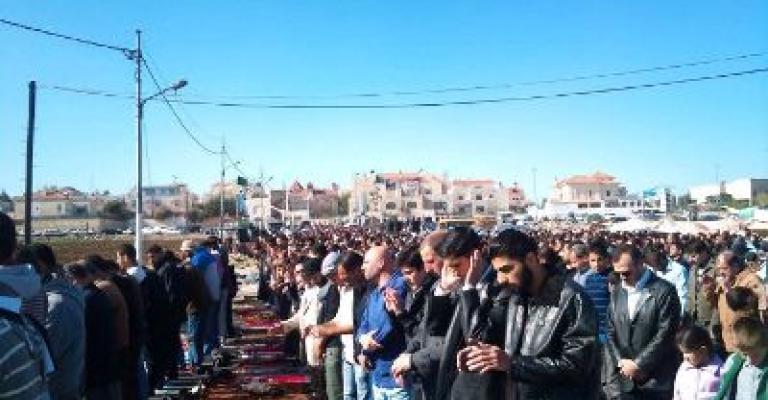 صلاة "نصرتكم واجبنا" أمام السفارة السورية