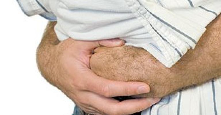 أطعمة فاسدة تسمم 16 شخصا في الزرقاء