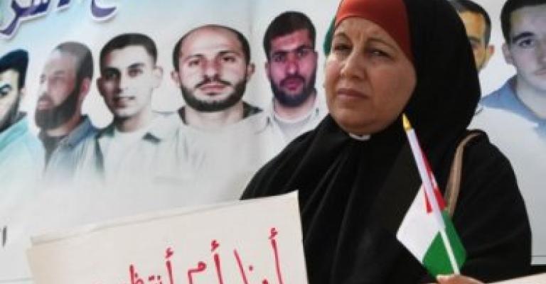 قضية الأسرى الأردنيين على بوابة السفارة المصرية