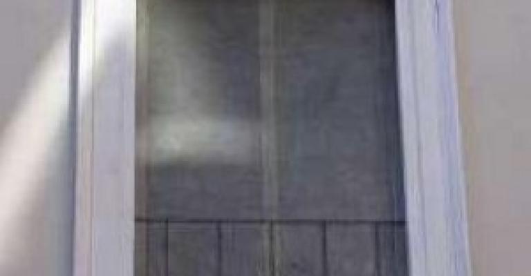 وفاة فتاة سقطت من الطابق الثالث