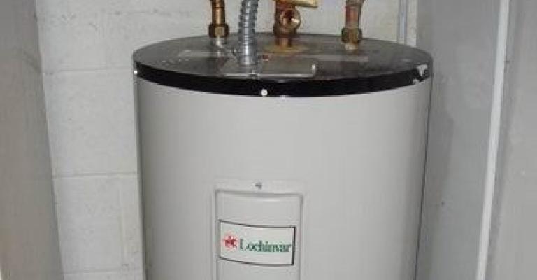 إصابة 4 أشخاص بضيق تنفس