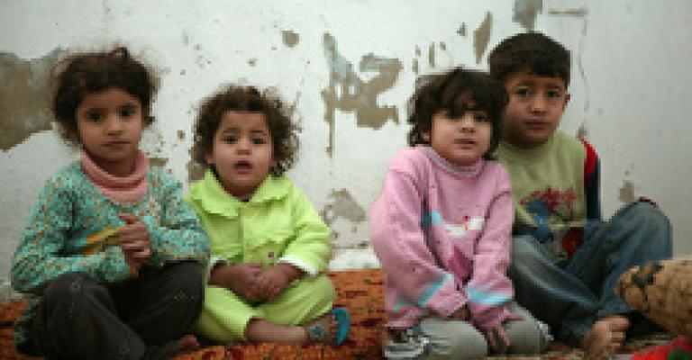 “ المهندسين" توزع طروداً غذائية على اللاجئين السوريين