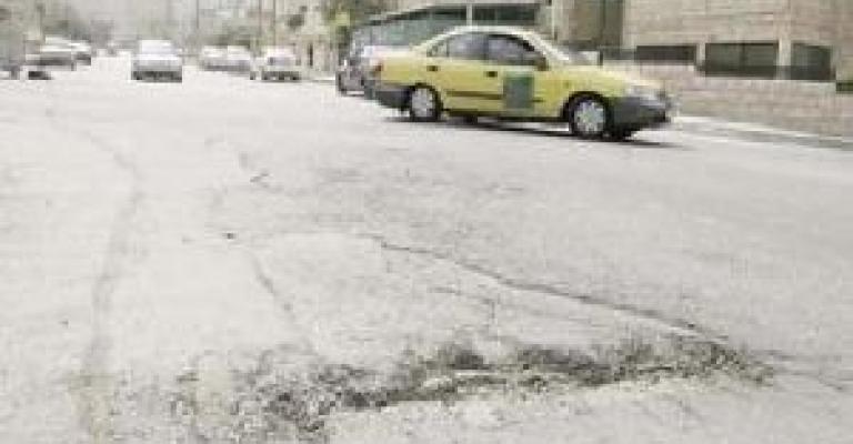 الأمانة تعالج تجمعات المياه ومقاطع خدمية