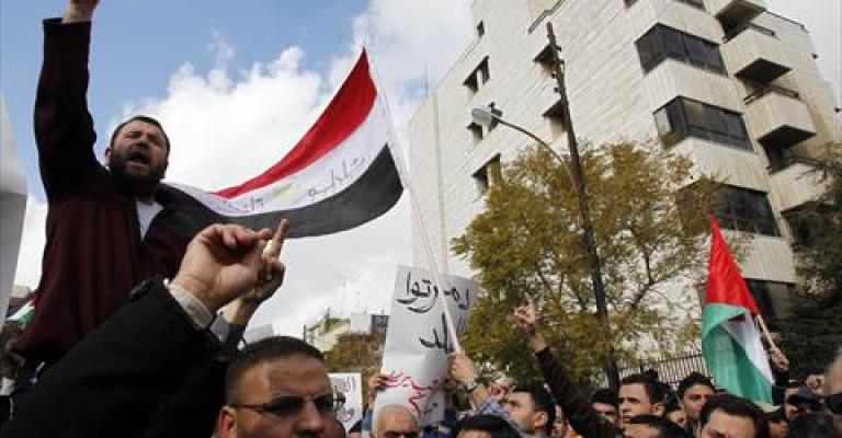 اعتصام امام السفارة المصري في ذكرى سقوط مبارك