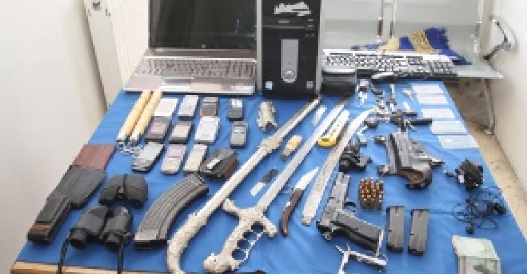 القبض على عصابة متخصصة بسرقة المركبات