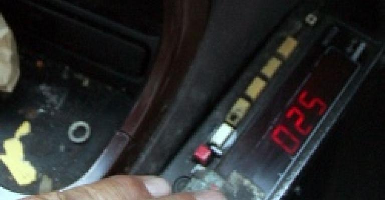 إجازة الامتناع عن دفع أجرة التاكسي إلا بتشغيل العداد