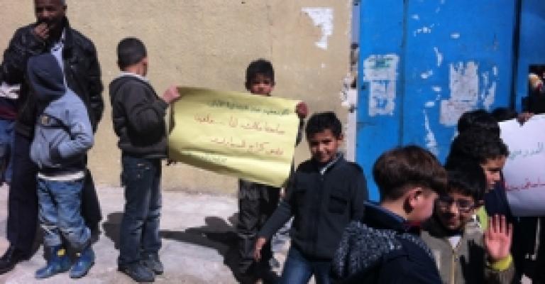 طلاب مدارس الوحدات يعتصمون لاستعادة ساحات مدارسهم