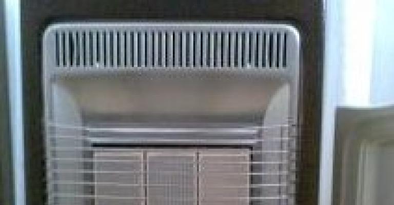 إصابة 5 أشخاص بضيق تنفس في العاصمة