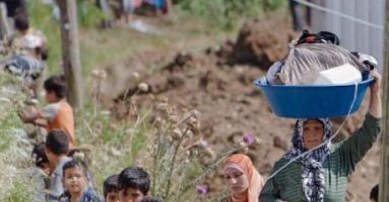 إنشاء تجمعات سكانية للسوريين في الرمثا.. ودعم المسلحين