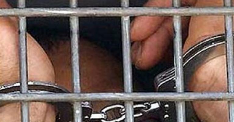 نسوية القومية واليسارية تعتصم دعما للاسرى 