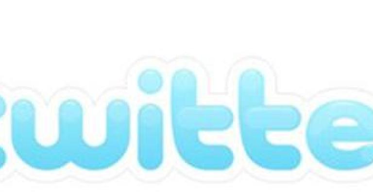 مرسي يغرد لشهداء مصر والشعب السوري 