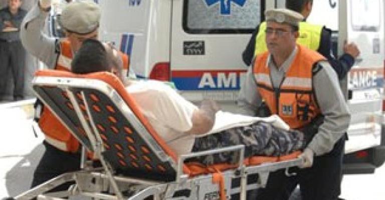 وفاة وإصابة بحادث تدهور في شارع مكة 