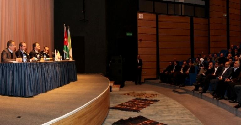 الامانة توقف المكافآت وتخفض العمل الاضافي 