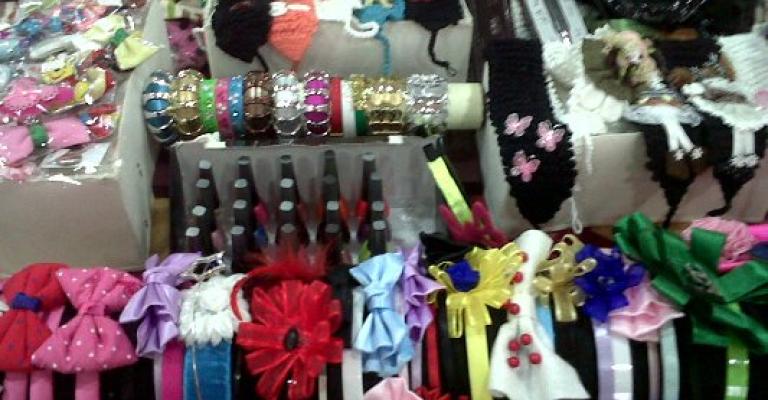 فتيات "جانحات" يعرضن أشغالهن في بازار خيري