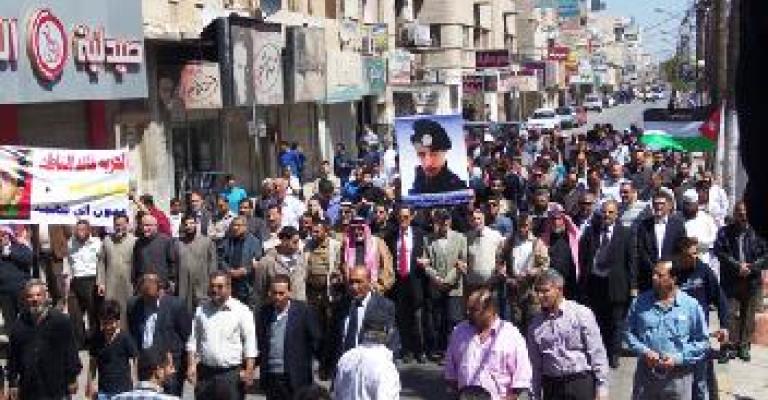 "المعلمين": وعود بالإفراج عن العكور بعد الاعتداء عليه بمسيرة اربد