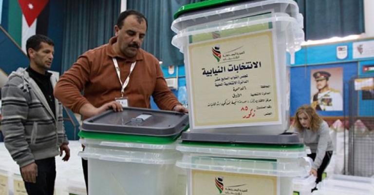 إغلاق صناديق اقتراع ثانية عمان بنسبة 13.7%