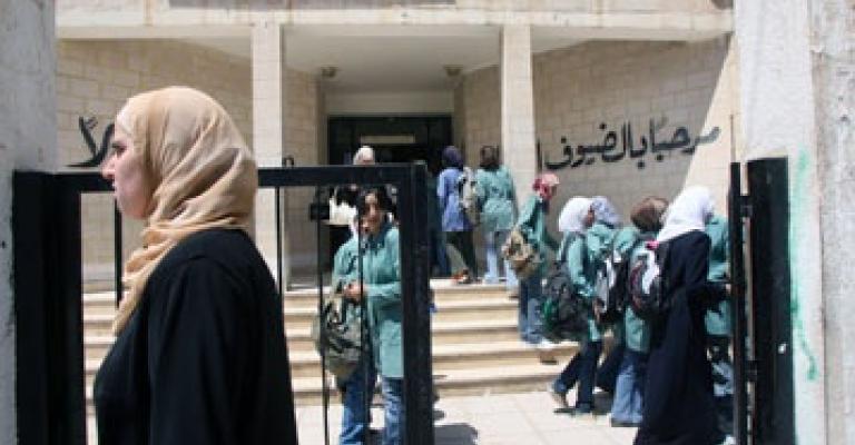 حملات أمنية في محيط مدارس الإناث