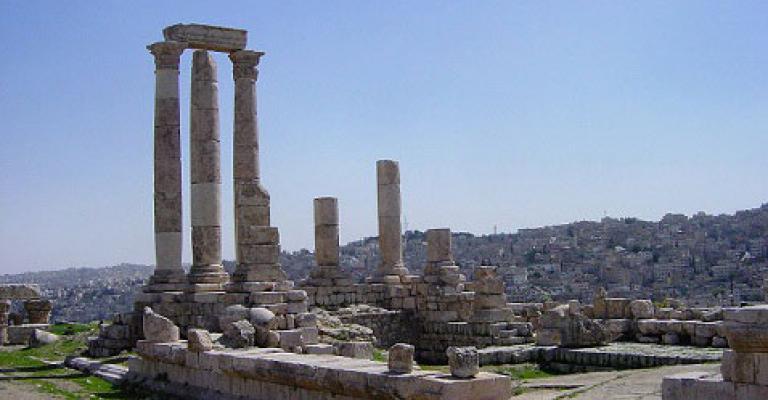 القبض على تمثالين