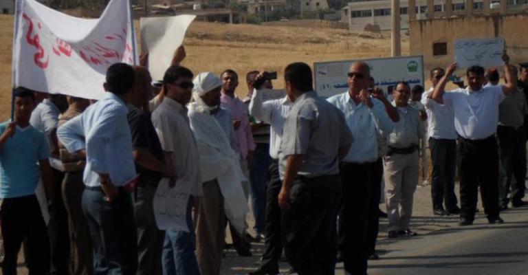 أهالي الاغوار الشمالية يعتصمون احتجاجاً على "طريق الموت"- صور 
