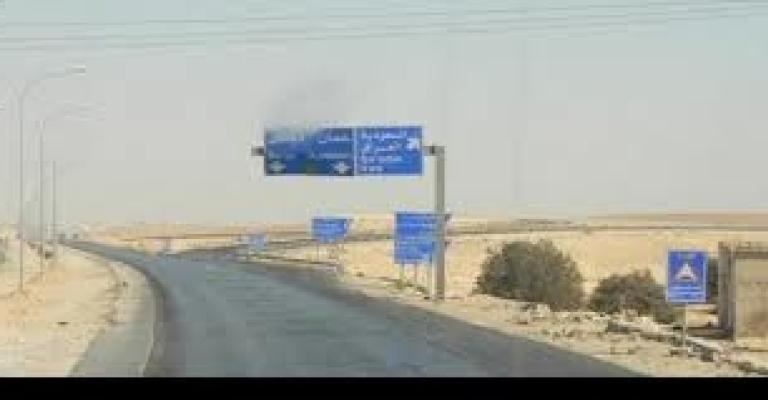 إغلاق مسرب من الطريق الصحراوي "عمان العقبة"