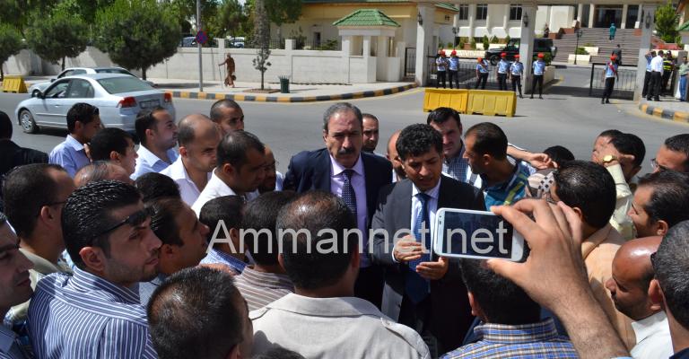 المواقع تتلقى وعوداً نيابية باعادة النظر بالمطبوعات والنشر