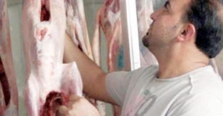 نقابة المواد الغذائية تحذر من نقص الدواجن خلال رمضان وتجار ينفون